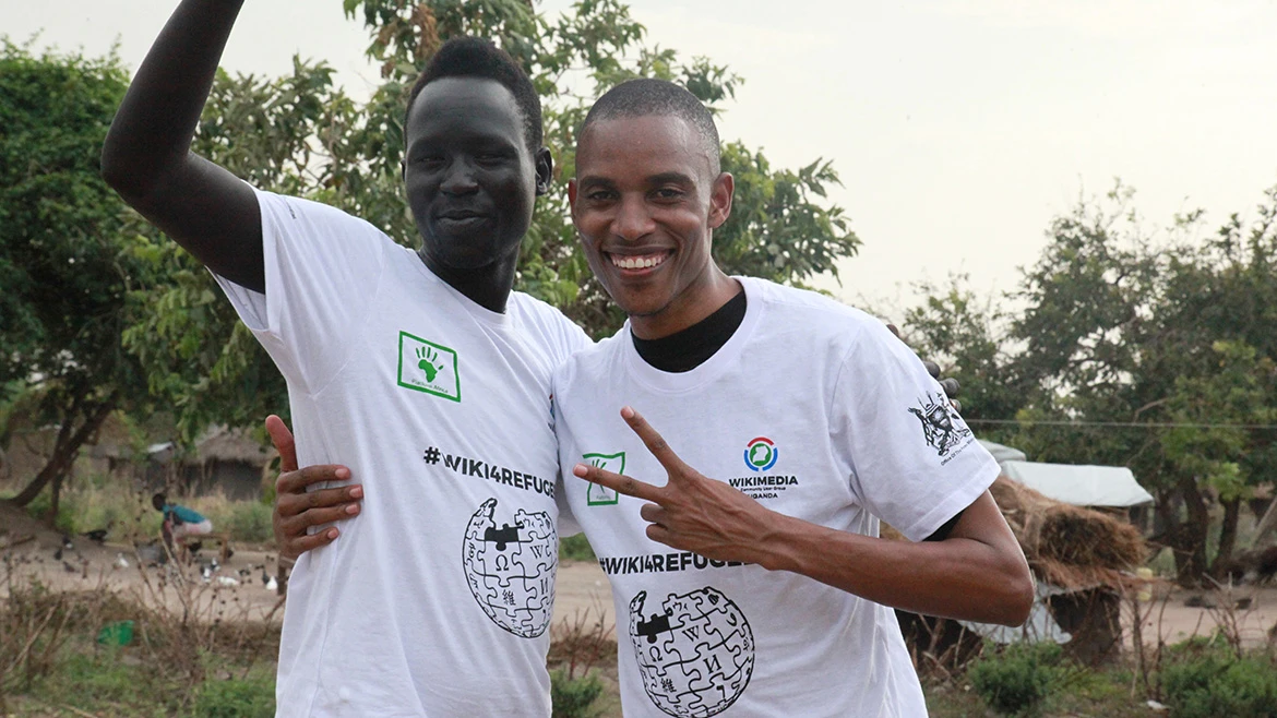 #wiki4refugees peace sign group photo